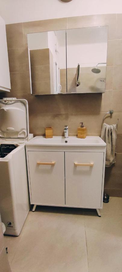 Apartament Le Studio Des Tours - Parking Arles Zewnętrze zdjęcie